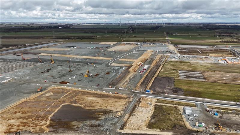 US-Batteriefirma will Northvolt kaufen - Hoffnung für Heide Blick auf die Baustelle bei Heide, wo die hiesige Northvolt-Fabrik entstehen soll. (Archivbild)