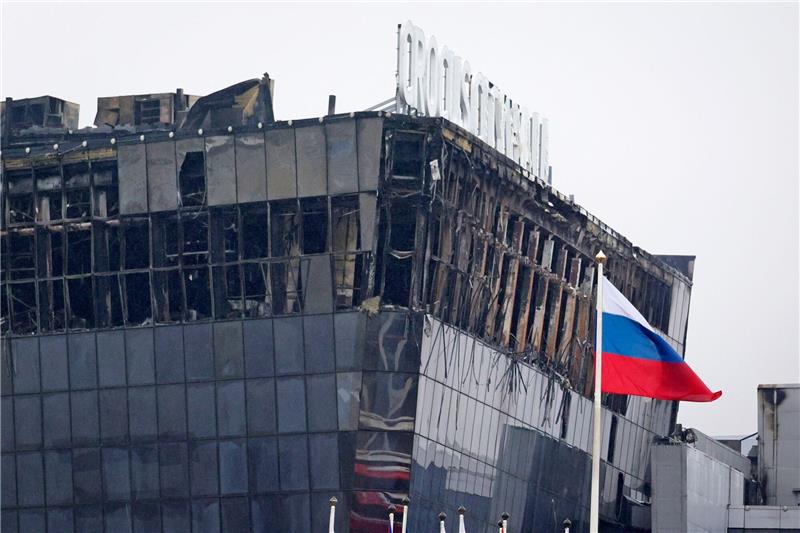 Weiterer Haftbefehl nach Terroranschlag in Moskau Blick auf die Crocus City Hall im Nordwesten Moskaus nach dem Terroranschlag. Mindestens 139 Menschen wurden getötet, rund 200 weitere verletzt.