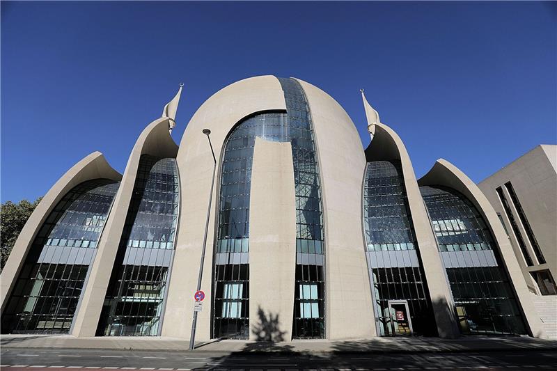 Blick auf die Ditib-Zentralmoschee der Türkisch-Islamischen Union der Anstalt für Religion (Ditib).
