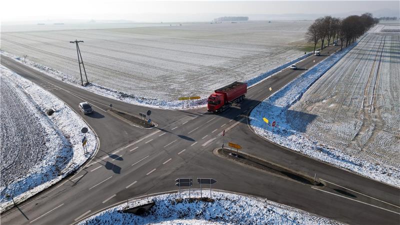 Blick auf die Gielder Kreuzung aus der Vogelperspektive: Sie wird in den kommenden Monaten zu einem Kreisel ausgebaut, um dort die Verkehrssicherheit zu erhöhen. Foto: Neuendorf
