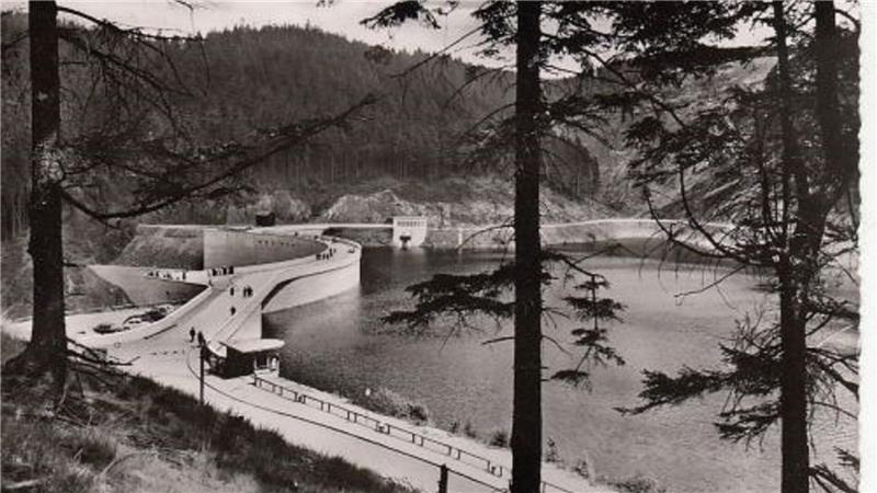 Blick auf die Okertalsperre im Jahr der Fertigstellung, 1956.