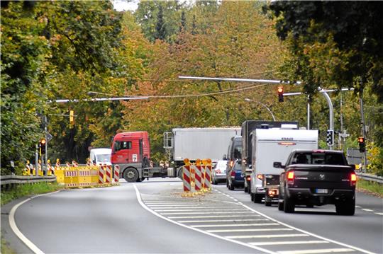 Blick auf die Posthof-Kreuzung: In rund zwei Wochen soll die neue Ampelanlage in Betrieb gehen, teilt die Landesbehörde für Straßenbau und Verkehr mit. Foto: Gereke