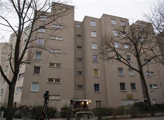 Blick auf ein Mehrfamilienhaus im Berliner Stadtteil Kreuzberg, in dem die frühere RAF-Terroristin Daniela Klette gewohnt haben soll.