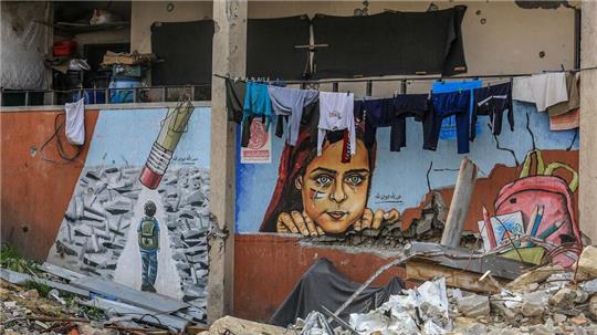 Blick auf zerstörtes Gebäude im Süden des Gazastreifens. 