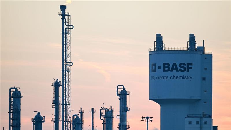 Wagnis in China - BASF investiert Milliarden in neues Werk Blick aufs BASF-Firmengelände in Ludwigshafen. (Archivbild)