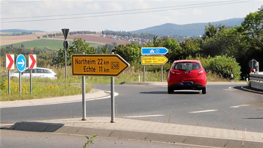 Blick in den Dannhäuser Kreisel: Der Abschnitt der B 64 ab Kreisverkehr in Richtung Seesen/Autobahn wird demnächst gesperrt.