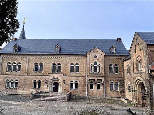 Blick in den Innenhof von Schloss und Kloster Ilsenburg. Foto: Loeffke