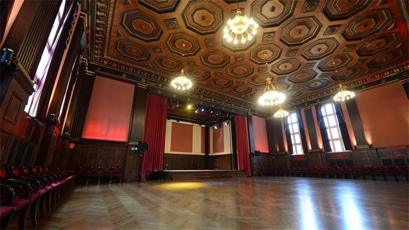 50 Jahre Bowie in Berlin: Er kam zum Cleanwerden Blick in den Meistersaal, der als Hansa Studio 2 im Sommer 1977 Ort der Aufnahme von „Heroes“ war. (Archivbild)