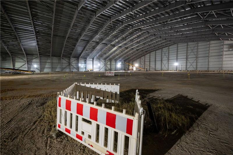Blick in die Bergungshalle am Dethlinger Teich.