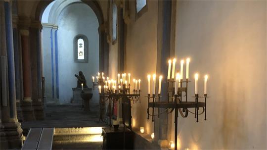 Blick in eine Kirche.