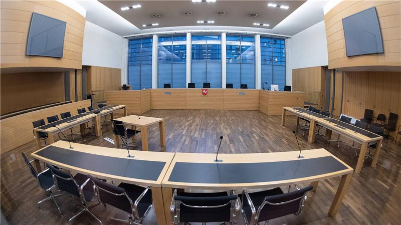 Blick in einen Saal im Landgericht Braunschweig. Dort beginnt ein Prozess um jahrelange Misshandlungen in einem Pflegeheim. (Symbolbild)