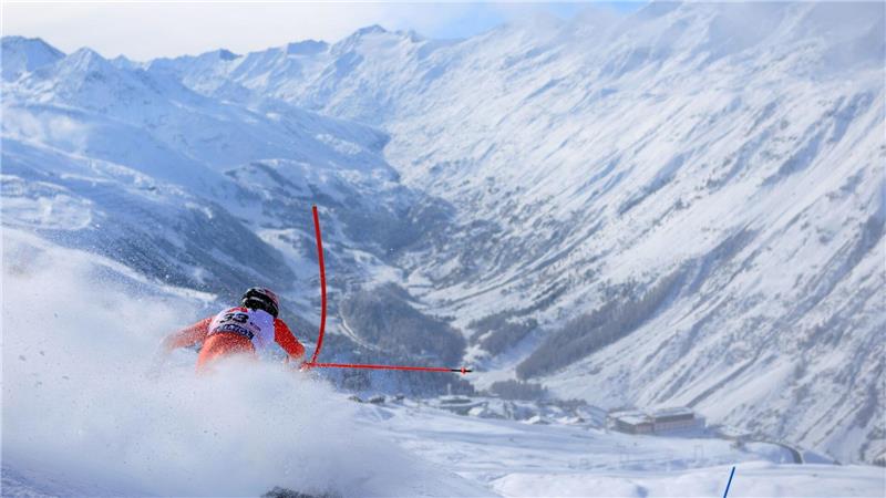 Blick ins Tal beim Weltcup-Slalom in Gurgl: Zenhäusern legt rasant vor