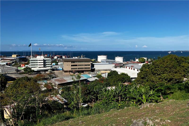 Starkes Erdbeben erschüttert Salomonen Blick über Honiara - die Salomonen im Südpazifik sind von einem massiven Erdbeben erschüttert worden.