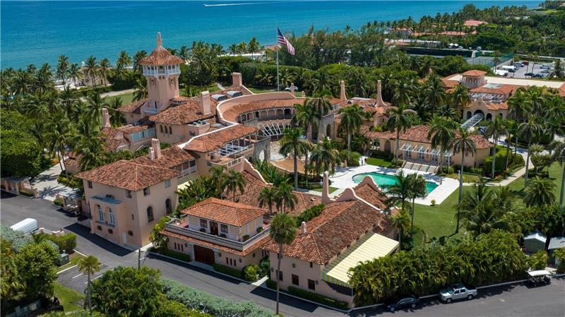 Blick über die Anlage des Mar-a-Lago-Clubs des ehemaligen US-Präsidenten Donald Trump in Palm Beach, Florida.