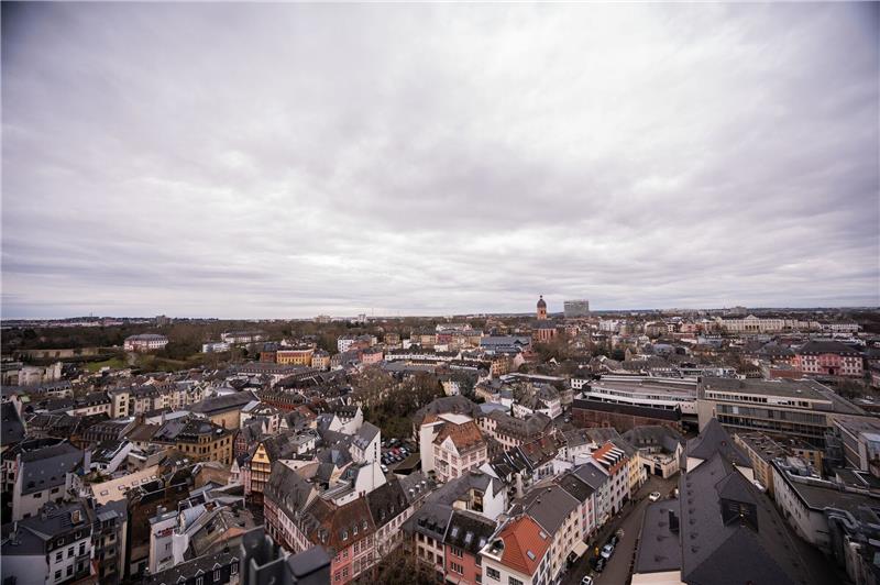 Studie: Biontech-Standort Mainz ist dynamischste Großstadt Blick vom Dom auf Mainz - laut dem IW-Consult-Städteranking die dynamischste deutsche Großstadt.