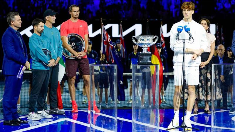 Blieb bei der Siegerzeremonie wieder nur die Nebenrolle: Alexander Zverev