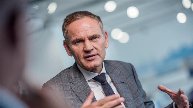 Blume: „Um eine erfolgreiche Zukunft dieses Unternehmens zu sichern, ist die Kostenarbeit entscheidend.“