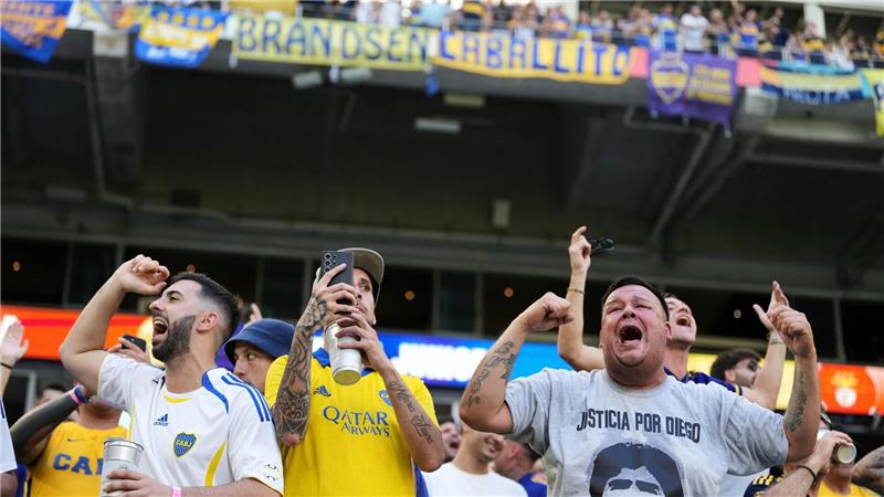 Bayern aufgepasst: Wilder Wut-Auftritt von Maradonas Erben Bocas 12. Mann - das Stadion in Miami war in argentinischer Hand.