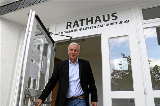Bodo Mahns verlässt das Rathaus: Als letzter Samtgemeindebürgermeister von Lutter trug er sechs Jahre lang Verantwortung. Durch die Fusion mit Langelsheim ist seine Stelle entfallen, am Montag beginnt für ihn der Ruhestand. Foto: Kühlewind