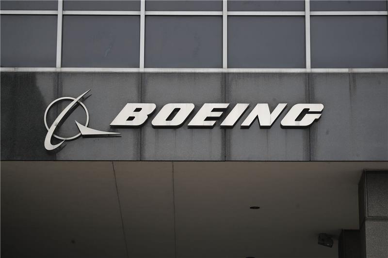 Boeing verbucht weiteren Milliardenverlust Boeing muss einen Quartalsverlust von 3,3 Milliarden US-Dollar verbuchen.