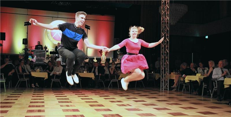 Tanzgala: Ein Abend voller „Ahs“ und „Ohs“ Boogie Woogie: Die Teenager Elian Preuhs und Theresa Sommerkamp haben sich dem Swing verschrieben, tanzen bereits seit elf Jahren.