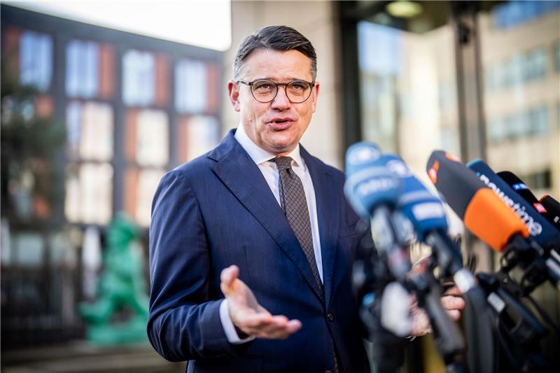 Rhein will konsequenter gegen Islamisten-Demos vorgehen Boris Rhein findet es wichtig, die zuständigen Behörden personell und fachlich bestmöglich aufzustellen.