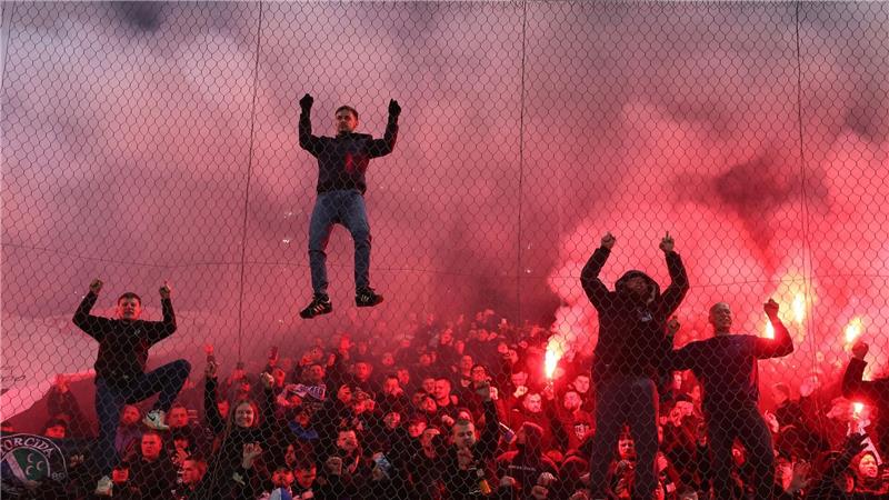 Bosnische Fans feierten eine große Party.