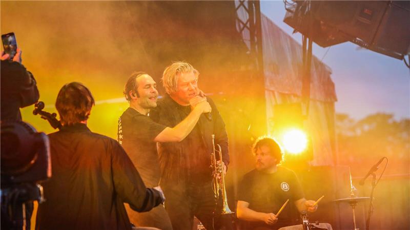 Bosse beim zweiten Abend der Yellow-Jockey-Konzerte