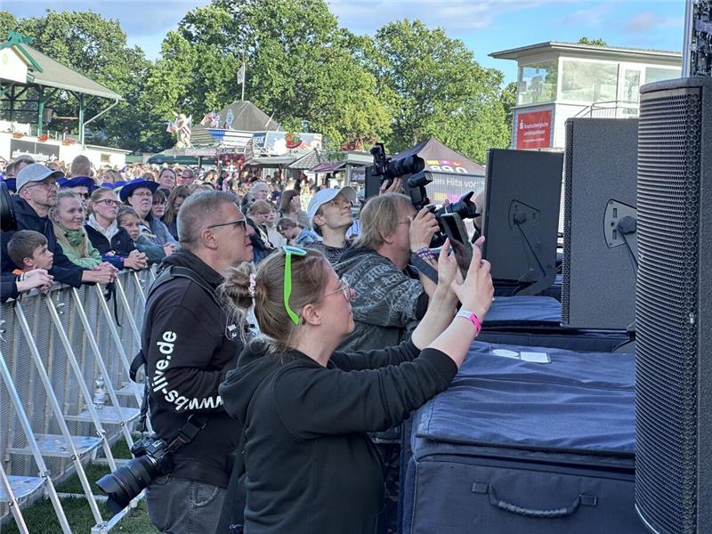 Bosse beim zweiten Abend der Yellow-Jockey-Konzerte