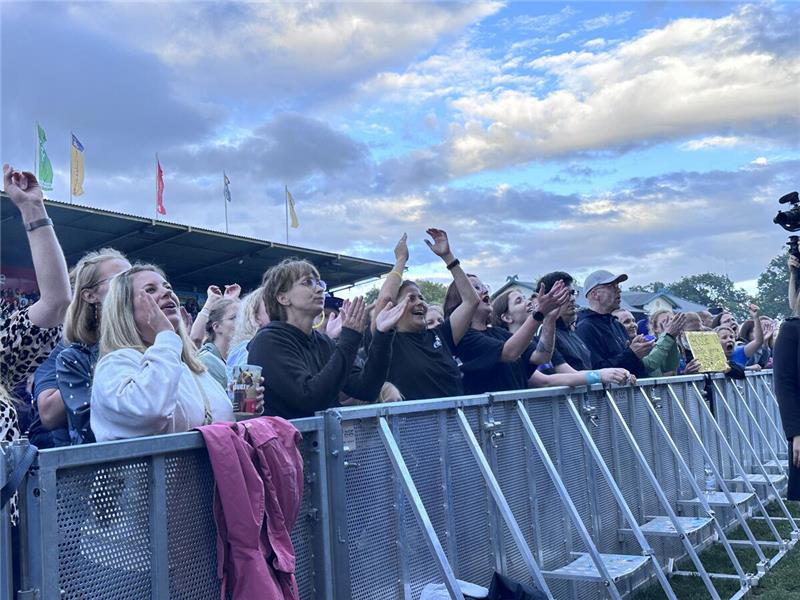 Bosse beim zweiten Abend der Yellow-Jockey-Konzerte