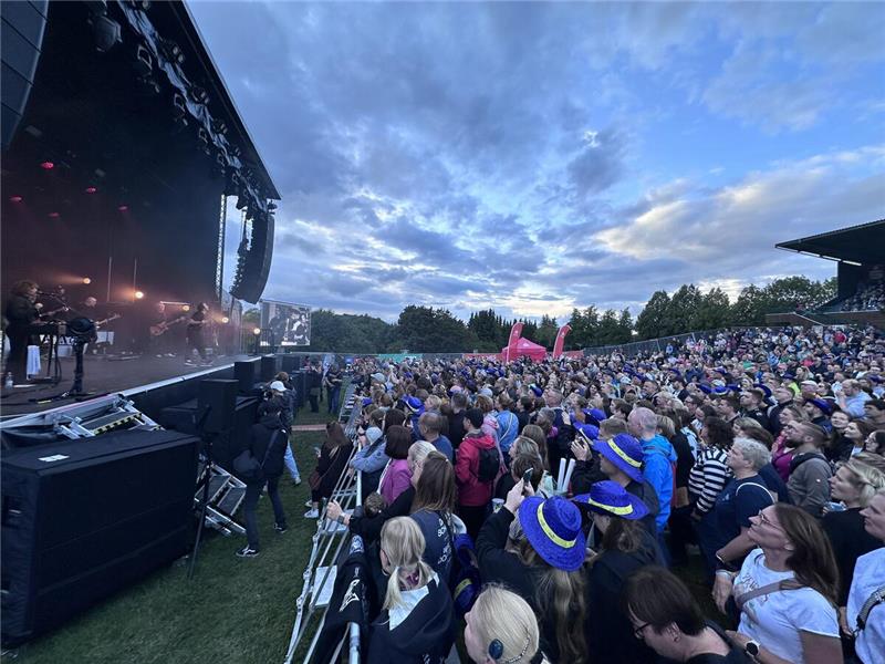 Bosse beim zweiten Abend der Yellow-Jockey-Konzerte