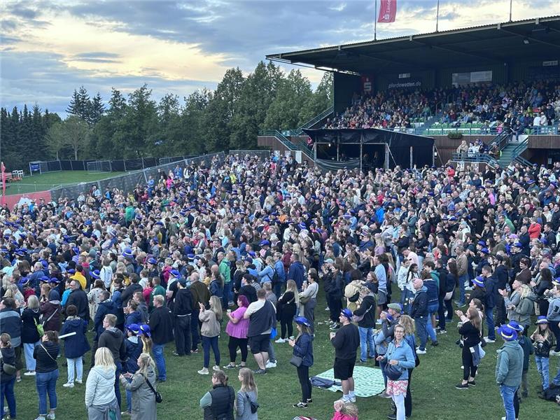 Bosse beim zweiten Abend der Yellow-Jockey-Konzerte