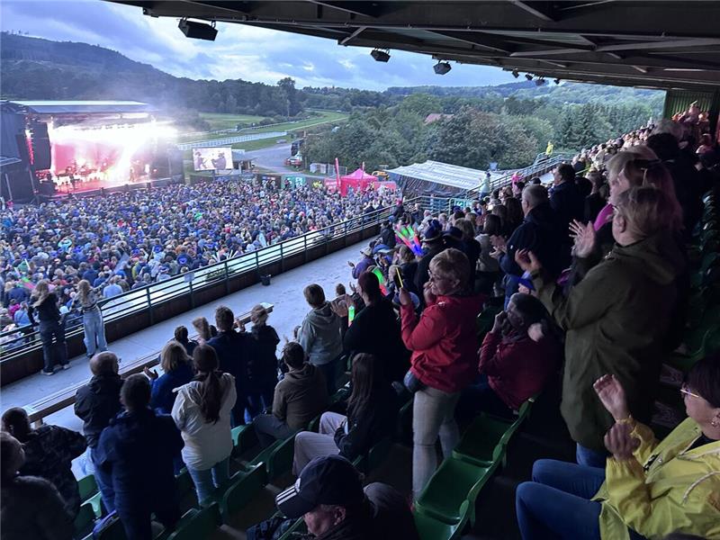 Bosse beim zweiten Abend der Yellow-Jockey-Konzerte