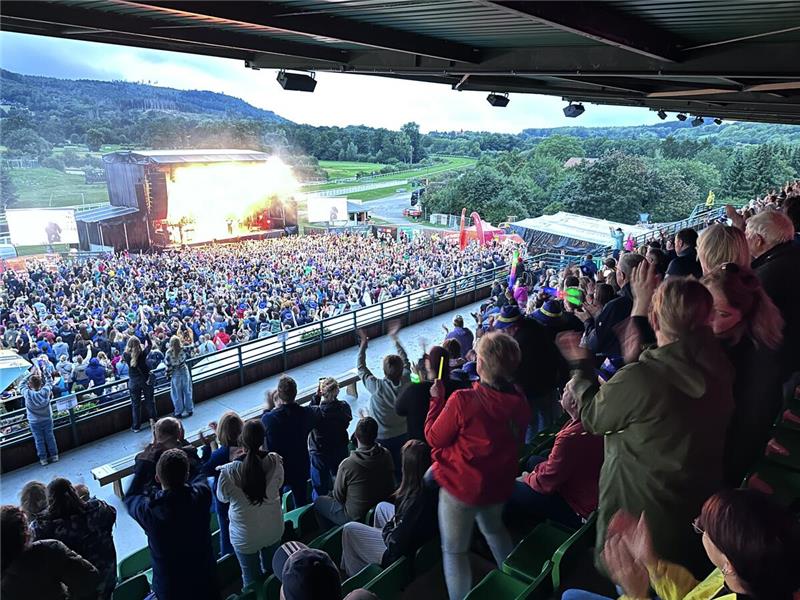 Bosse beim zweiten Abend der Yellow-Jockey-Konzerte
