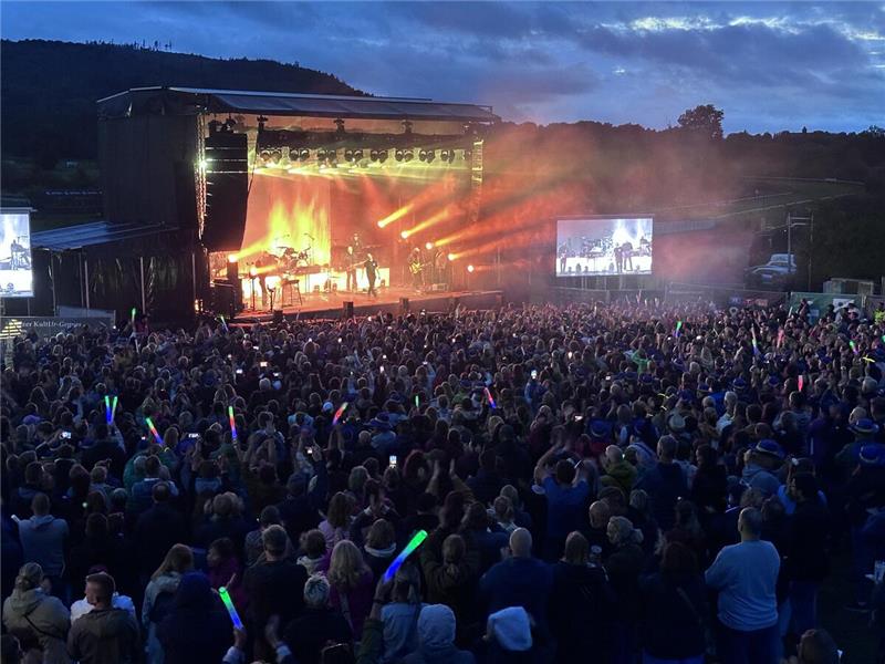 Bosse beim zweiten Abend der Yellow-Jockey-Konzerte