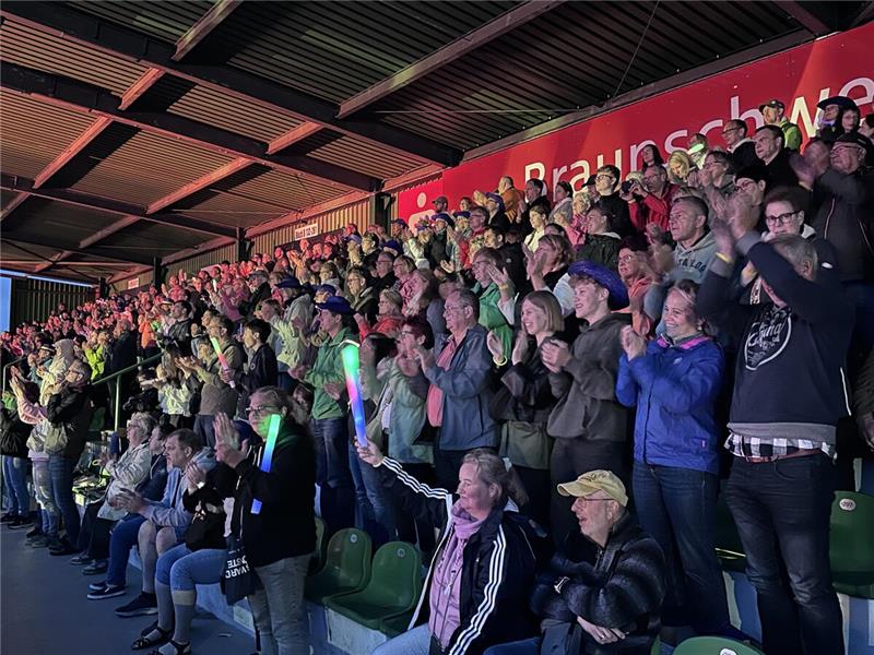 Bosse beim zweiten Abend der Yellow-Jockey-Konzerte