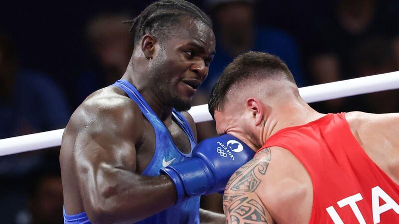 Bronze sicher, Gold möglich: Tiafack boxt sich zur Medaille Boxer Nelvie Tiafack (l) bezwang den Italiener Diego Lenzi souverän.