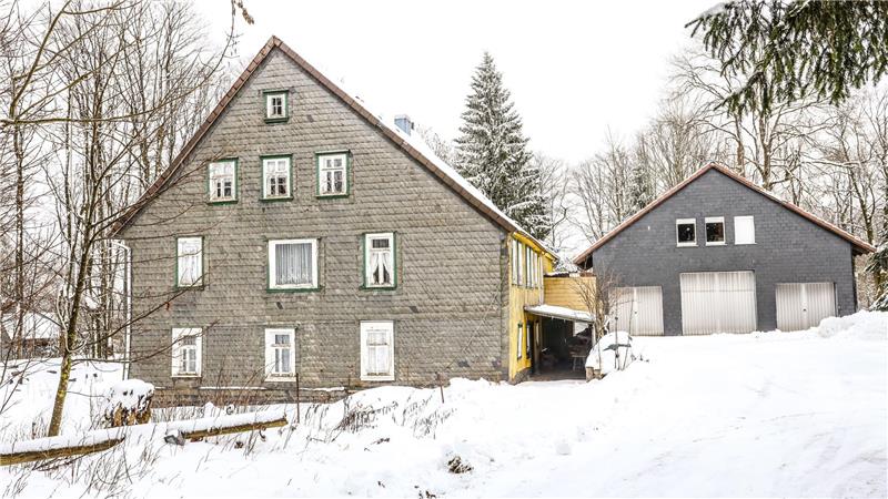 Mutmaßlicher Feuerteufel von Clausthal ist erstmals geständig Brandstiftung am Dorotheer Zechenhaus: Weil die Polizei sofort eingreifen kann, wird das Gebäude nicht zerstört.