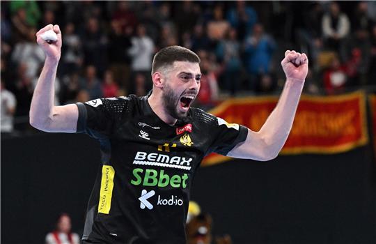 Branko Vujovic von Montenegro jubelt nach dem Spiel.
