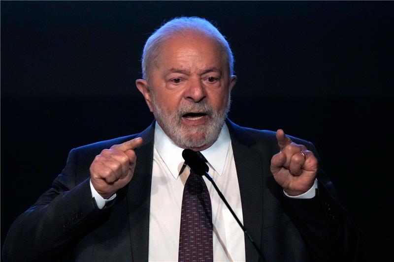 Nach Krawallen: Lula wirft Militärs aus seiner Residenz Brasiliens Staatschef Lula zieht Konsequenzen nach den Krawallen in der Hauptstadt.