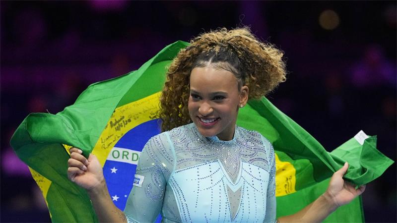 „Krass“: Kevric gewinnt WM-Silber - Nemour in eigener Liga Brasiliens Turn-Star Rebeca Andrade freut sich über Sprung-Gold.