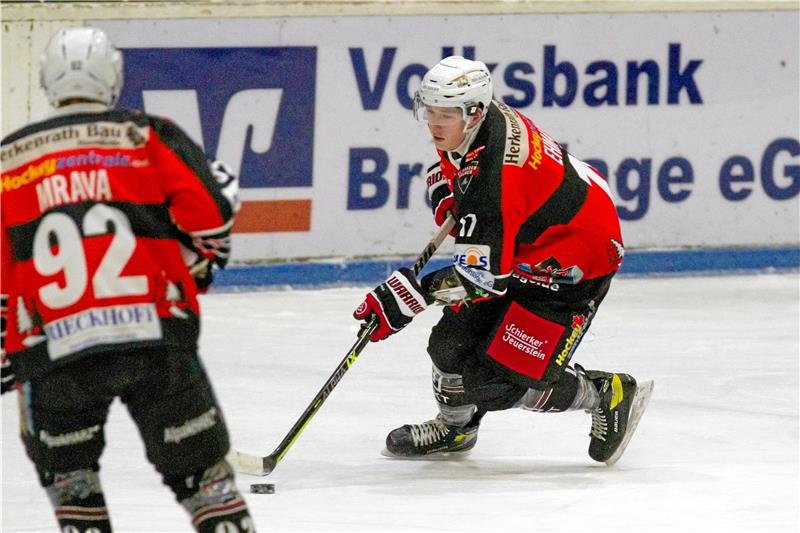 Die Tournee der Harzer Falken geht weiter Braunlages Verteidiger Nico Ehmann kann voraussichtlich heute in Timmendorf wieder spielen. Foto: Drechsler