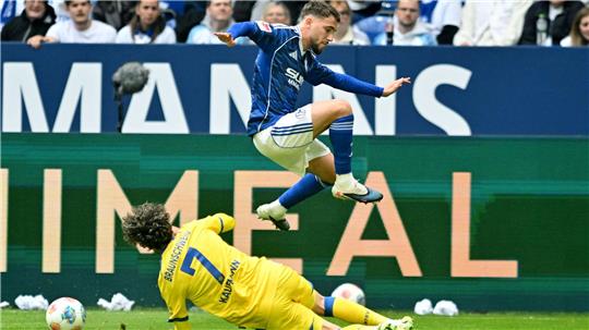 Braunschweiger und Schalker lieferten sich packende Duelle.
