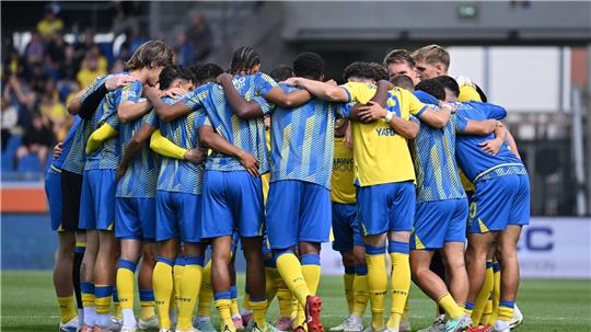 Braunschweigs Spieler nach dem 1:1 gegen Bielefeld.