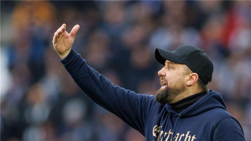 Braunschweigs Trainer Heiner Backhaus.