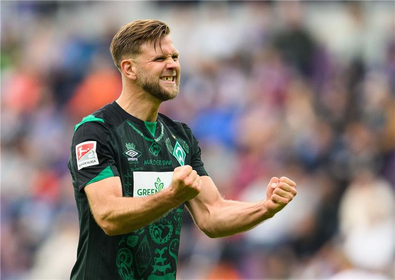 Füllkrug zu WM? Debatte um Werder-Stürmer wird immer lauter Bremens Niclas Füllkrug jubelt nach seinem Tor zum 0:2.
