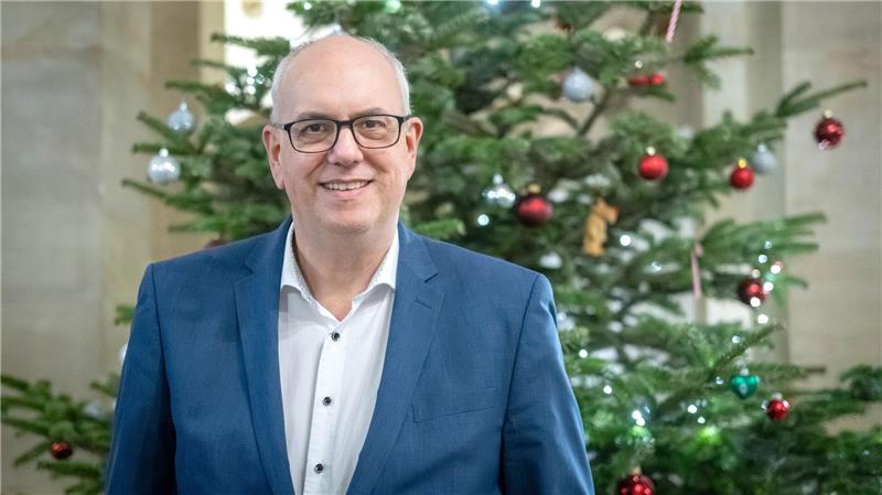 Bremens Regierungschef Andreas Bovenschulte (SPD) spricht in seiner Weihnachtsbotschaft über soziale Unterschiede. (Archivbild)