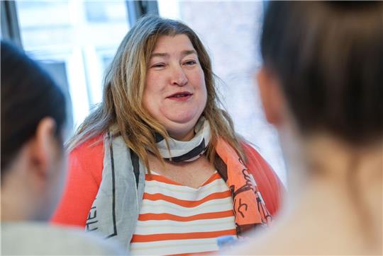 Bremens Sozialsenatorin Anja Stahmann (Bündnis 90/Die Grünen spricht bei einer Veranstaltung.