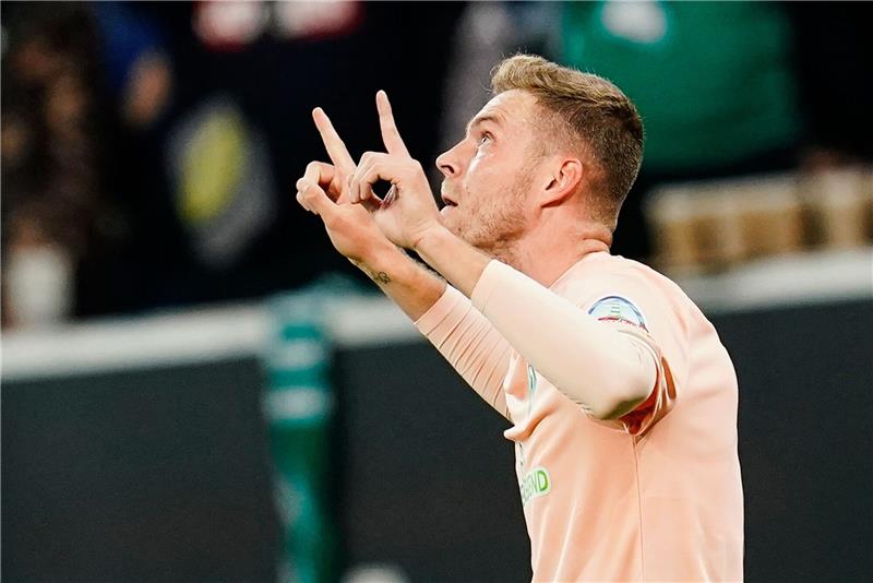 Rote Karte und verwandelter Elfmeter: SC schlägt Werder Bremens Torschütze Marvin Ducksch jubelt.