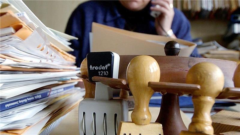 Bremer Beamte müssen künftig 41 Stunden arbeiten. (Archivbild)